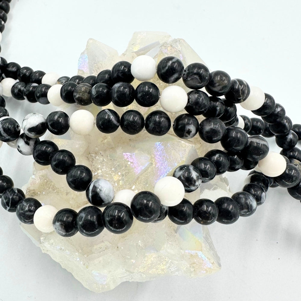Panda jasper, 4mm, round, glossy, 1 strand, 16 inches, approx. 96 beads(Africa).