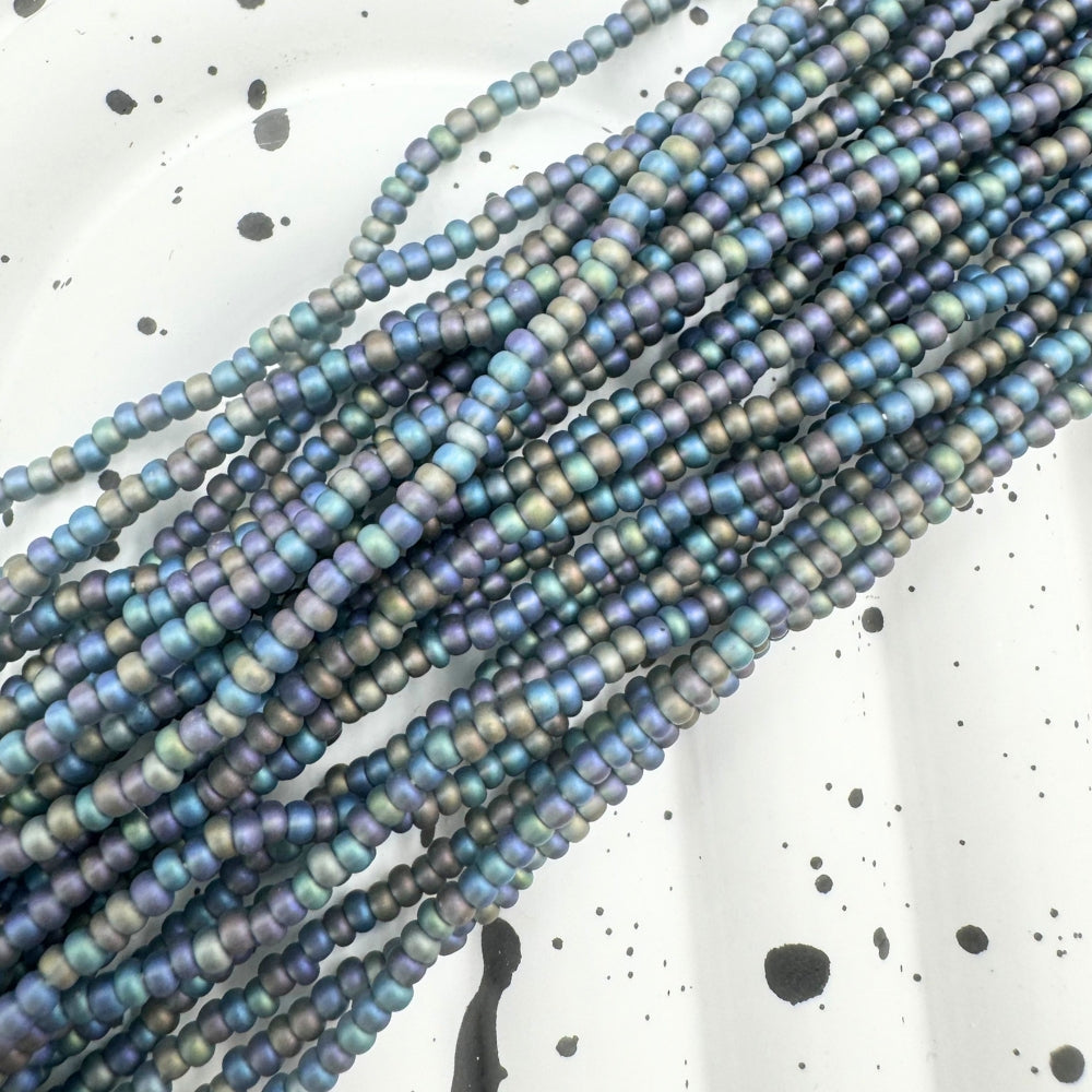 Matte Black Clear Seed Beads, 11/0, Sold as 12 strands, each 20 inches, Approx 36 gram, Approx 4000 Beads(Czech Republic).
