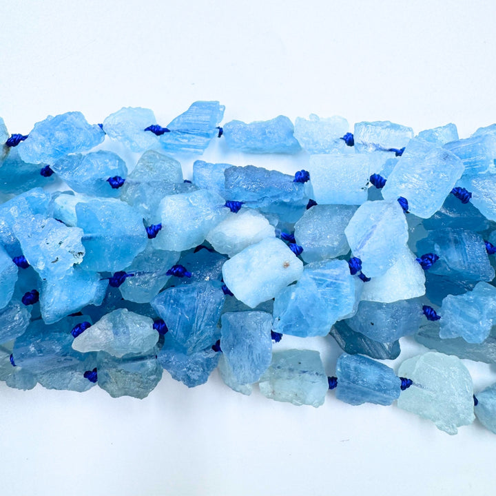 rough aquamarine beads, glossy, Approx. 7mm -10mm, 1 strand, approx.40 beads(Brazil)