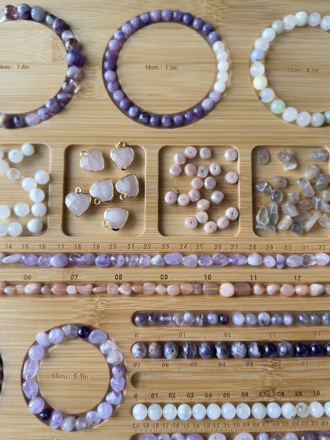  Svartur Bead Bracelet Board with Beads, 8mm 24 Color 1200Pcs  Beads wtih Bamboo Bead Board for Bracelet Jewelry Making Kit : Arts, Crafts  & Sewing
